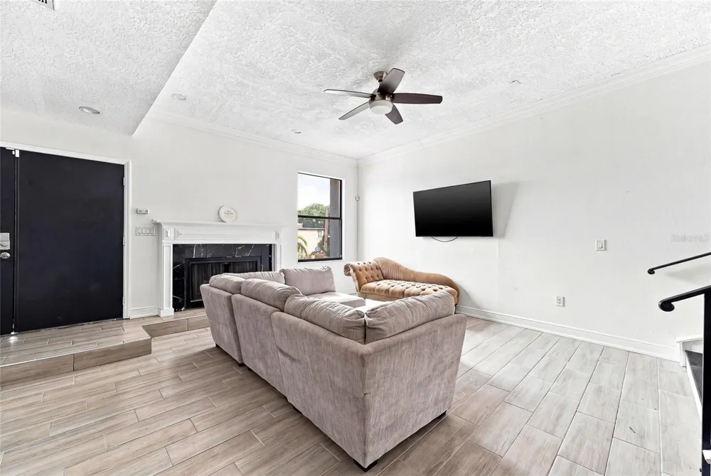 170 E DAVIS BOULEVARD Tampa, FL 33606
