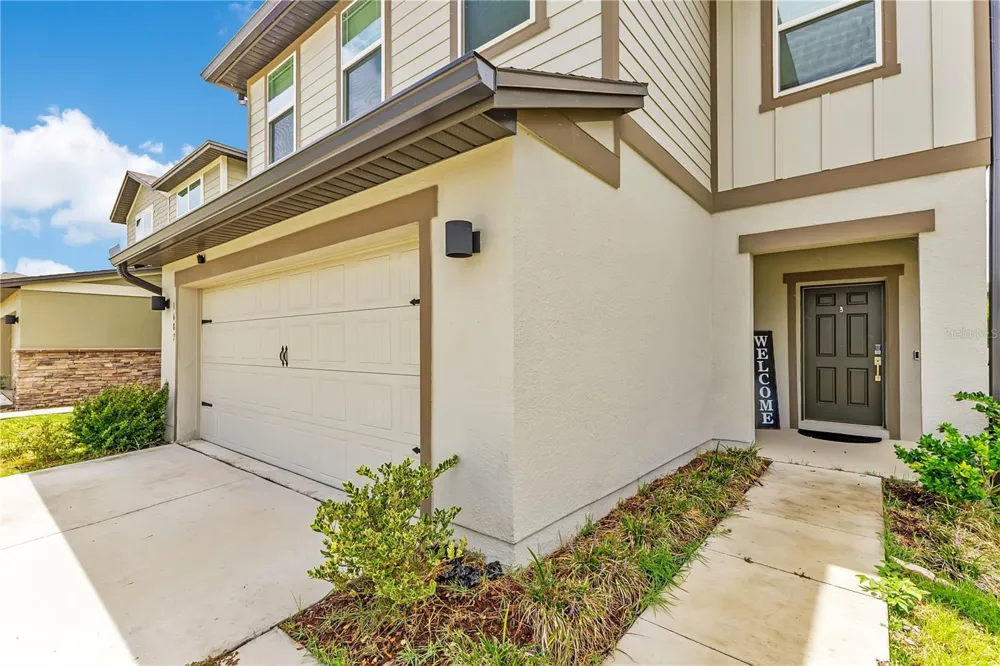 1687 BEAR MOUNTAIN LANE Minneola, FL 34715
