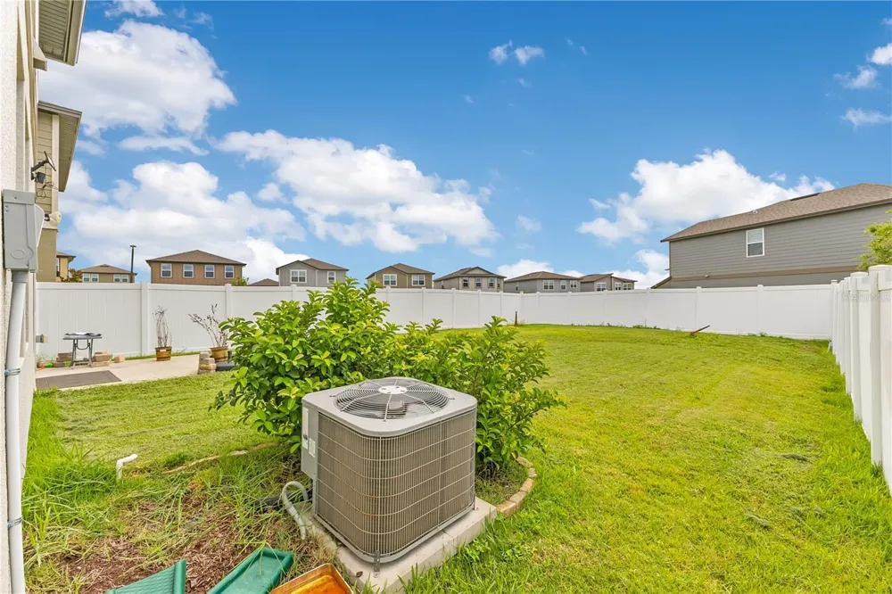 1687 BEAR MOUNTAIN LANE Minneola, FL 34715