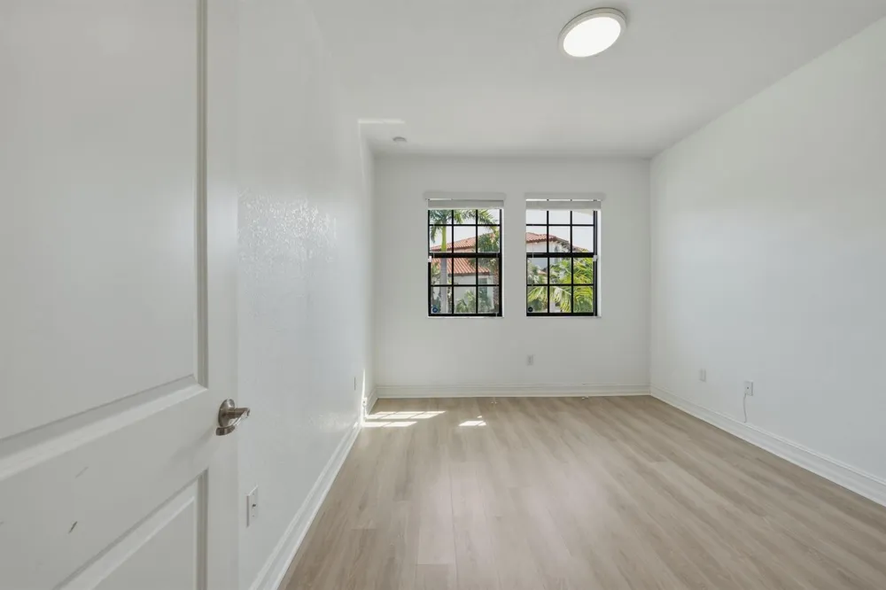 11562 SW 13th Lane Pembroke Pines, FL 33025
