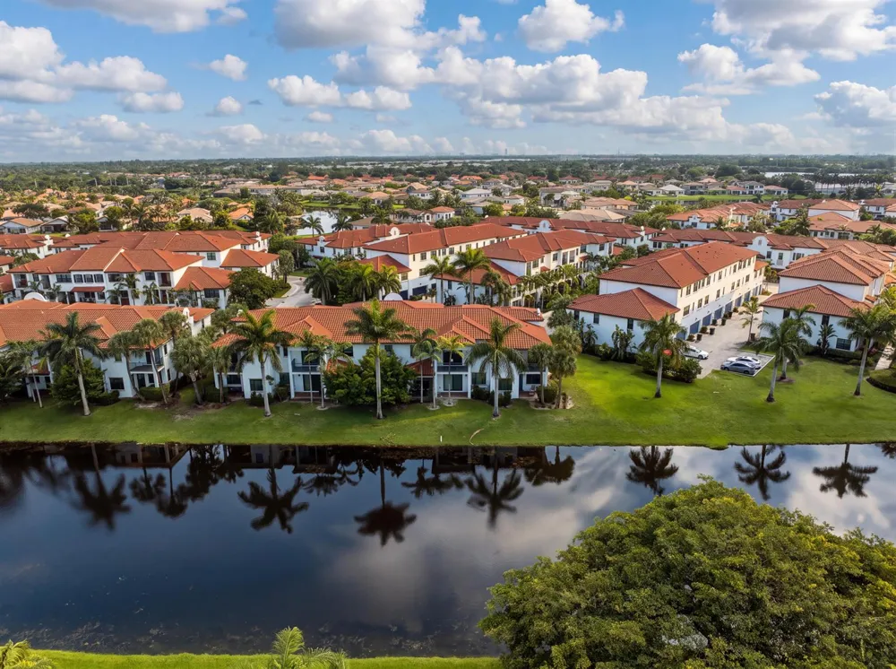 11562 SW 13th Lane Pembroke Pines, FL 33025