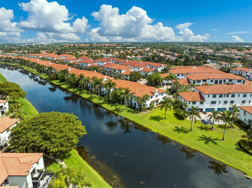 11562 SW 13th Lane Pembroke Pines, FL 33025