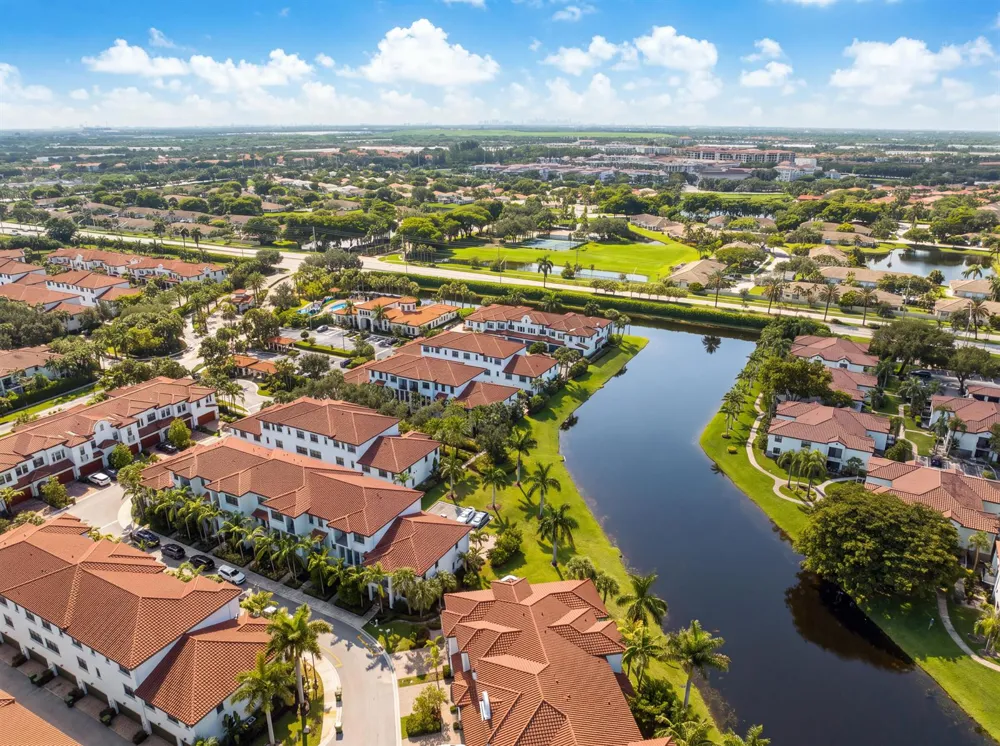 11562 SW 13th Lane Pembroke Pines, FL 33025