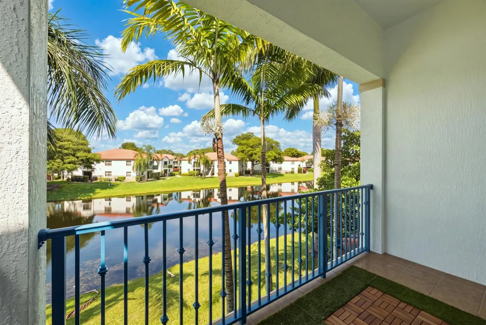 11562 SW 13th Lane Pembroke Pines, FL 33025
