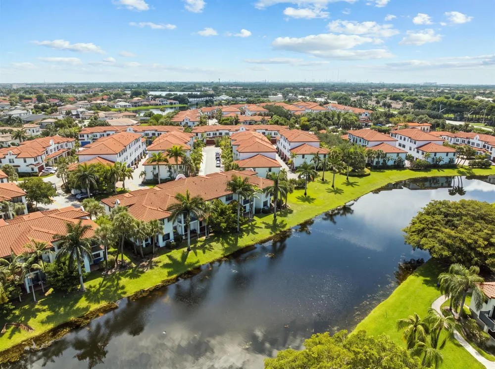 11562 SW 13th Lane Pembroke Pines, FL 33025