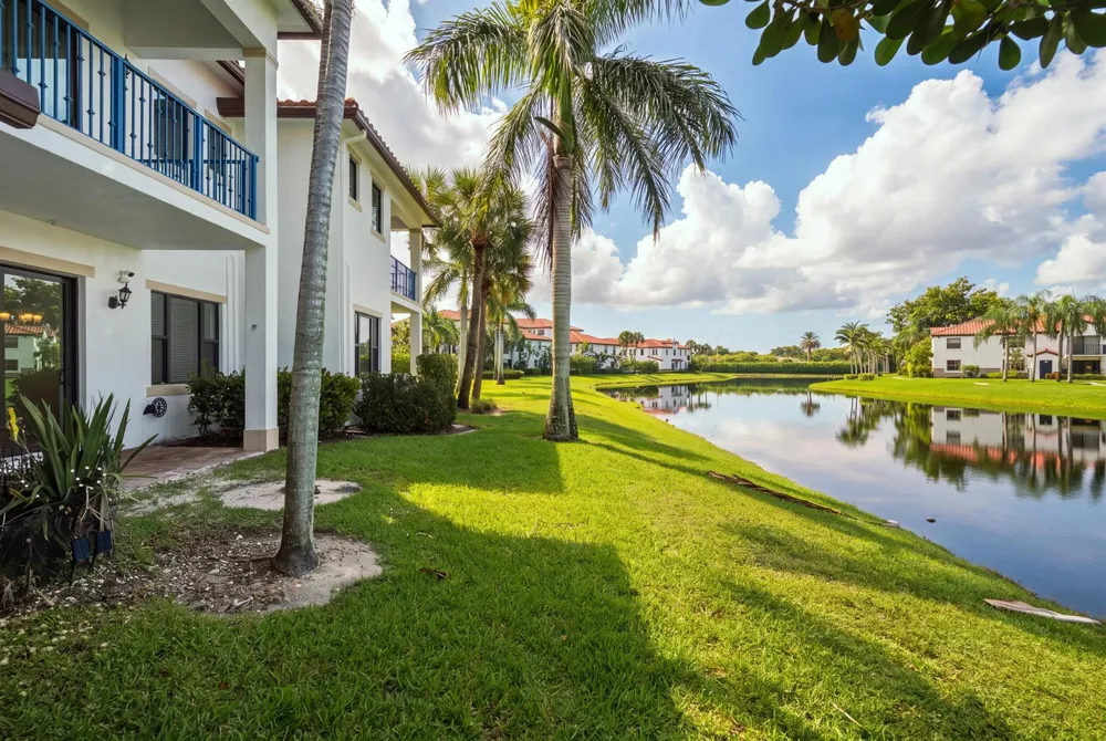 11562 SW 13th Lane Pembroke Pines, FL 33025