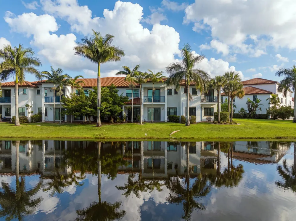 11562 SW 13th Lane Pembroke Pines, FL 33025
