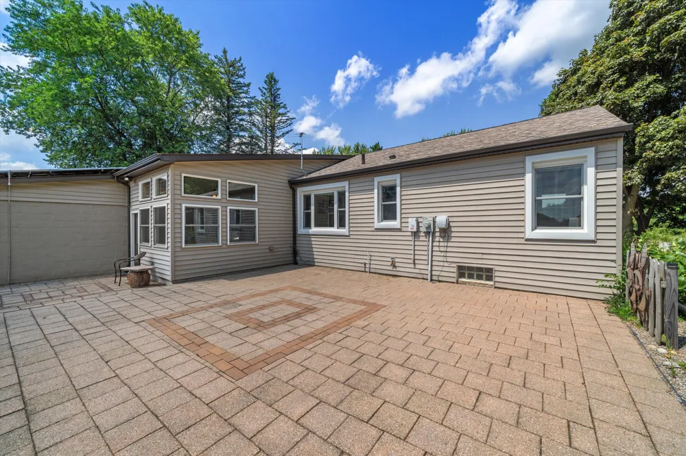 5226 Pontiac Trail Northfield Township, MI 48105