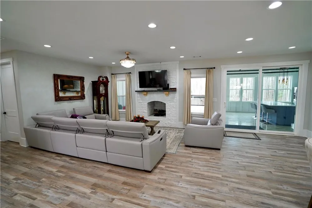 543 Duck Road Braselton, GA 30517