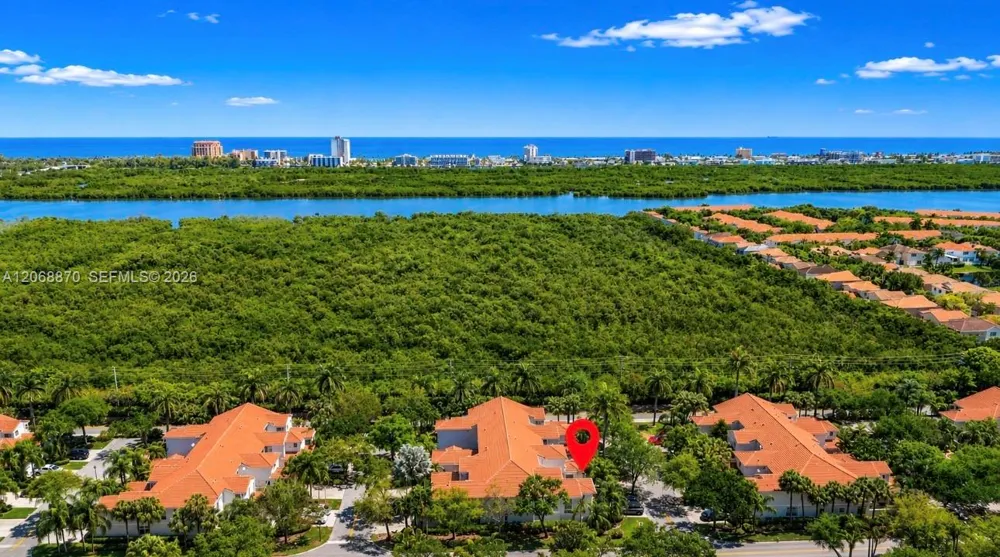 1135 Cherrypalm Ln Hollywood, FL 33019