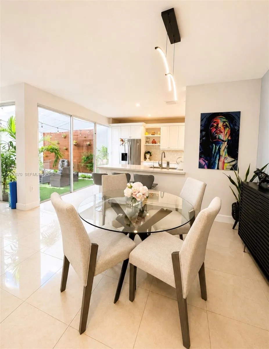 1135 Cherrypalm Ln Hollywood, FL 33019