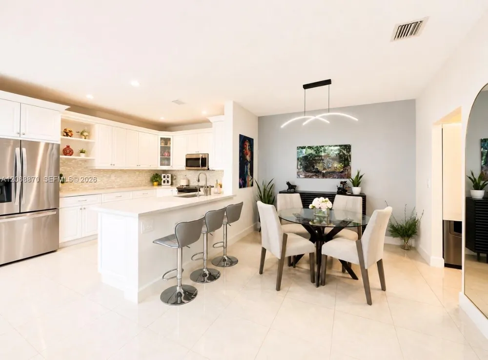 1135 Cherrypalm Ln Hollywood, FL 33019