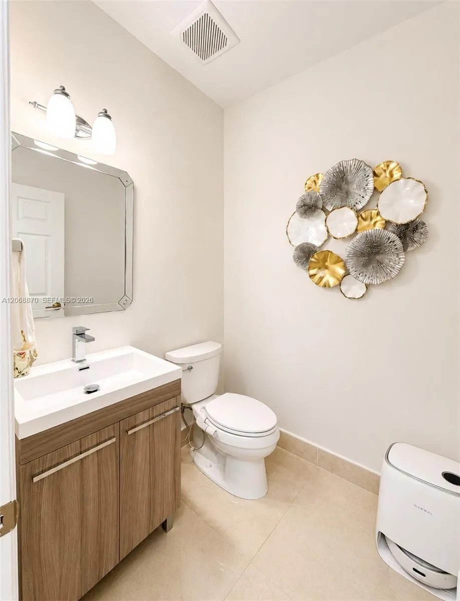 1135 Cherrypalm Ln Hollywood, FL 33019
