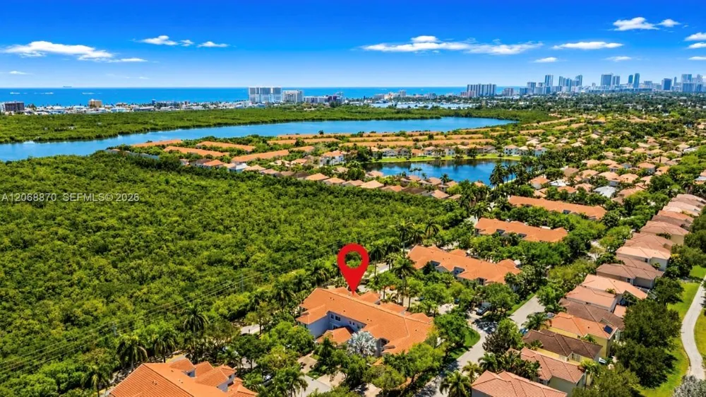 1135 Cherrypalm Ln Hollywood, FL 33019