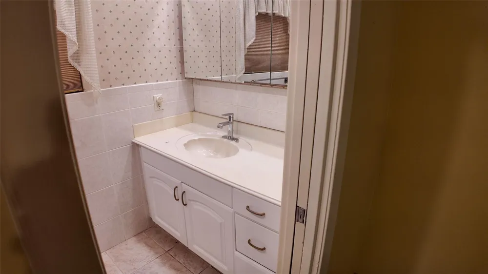 11003 Renwick Drive Houston, TX 77096