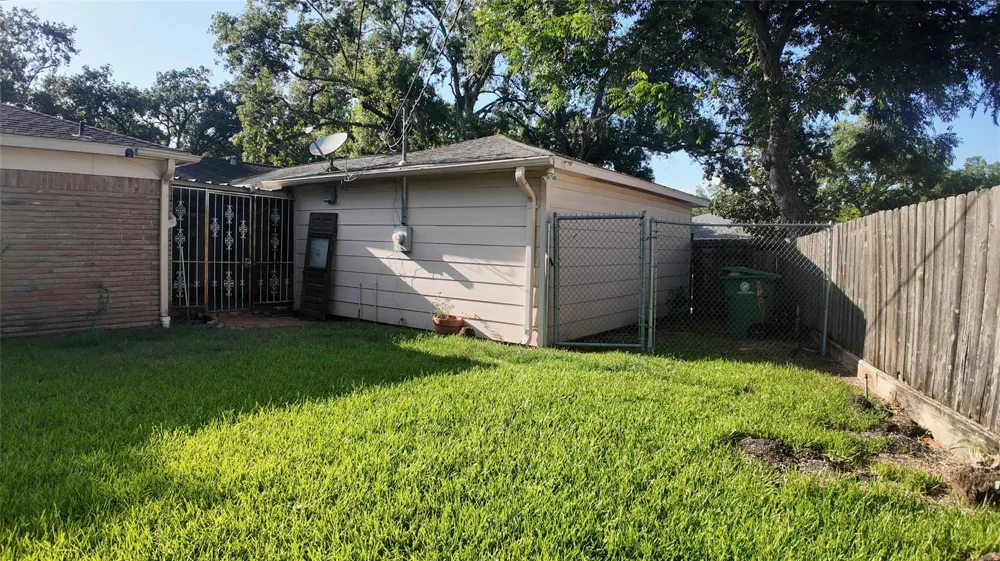 11003 Renwick Drive Houston, TX 77096