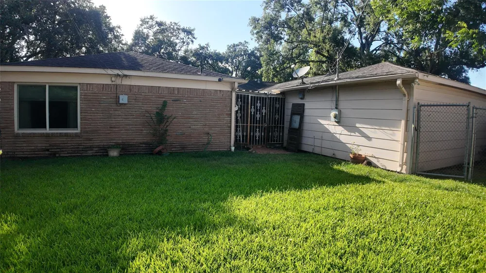 11003 Renwick Drive Houston, TX 77096