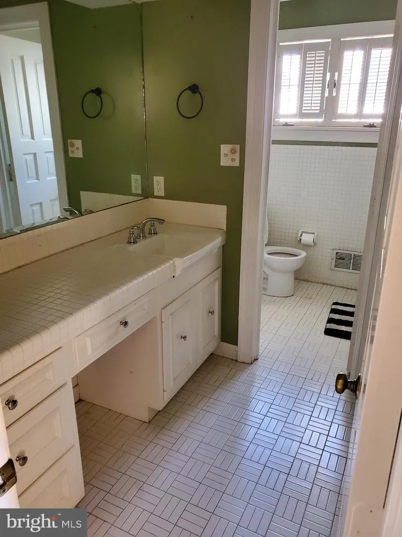 4 SORREL DRIVE Wilmington, DE 19803