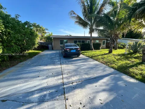 1101 NE 23rd Pl