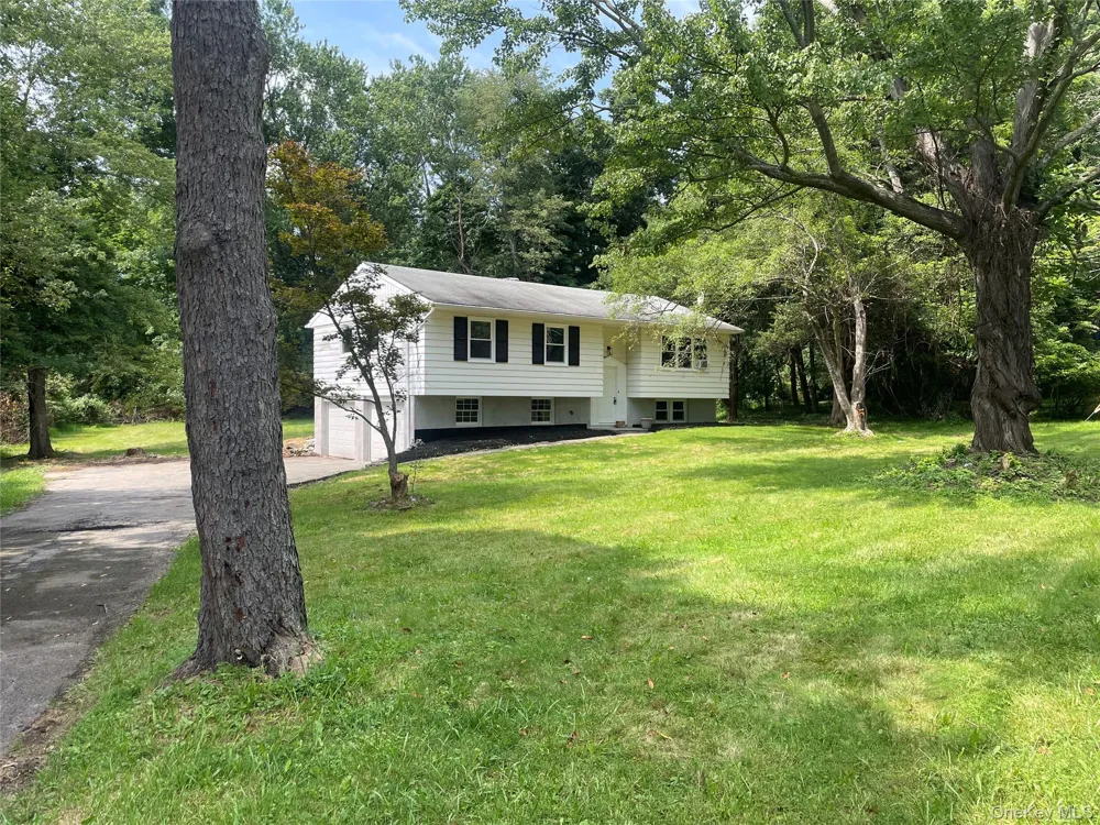 15 Vandewater Drive Wappingers Falls, NY 12590