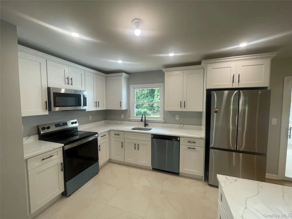 15 Vandewater Drive Wappingers Falls, NY 12590