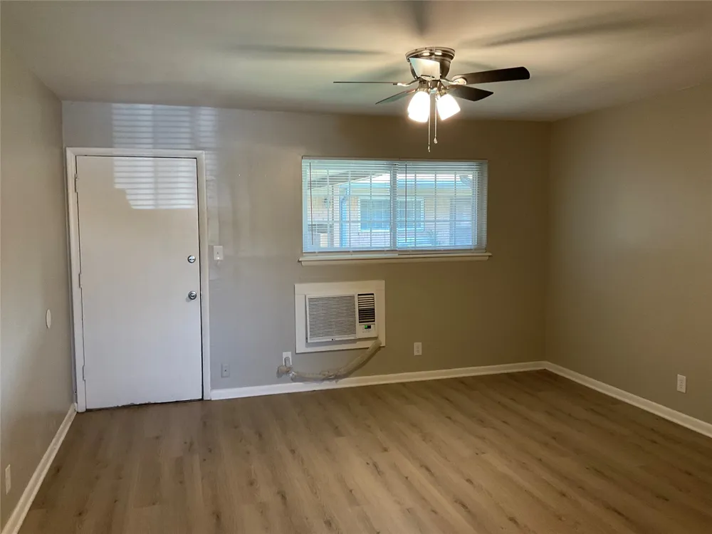 1809 E 2nd Street #11 Tulsa, OK 74104