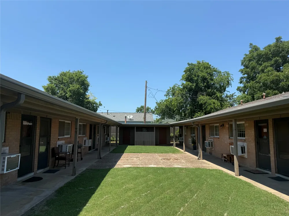 1809 E 2nd Street #11 Tulsa, OK 74104