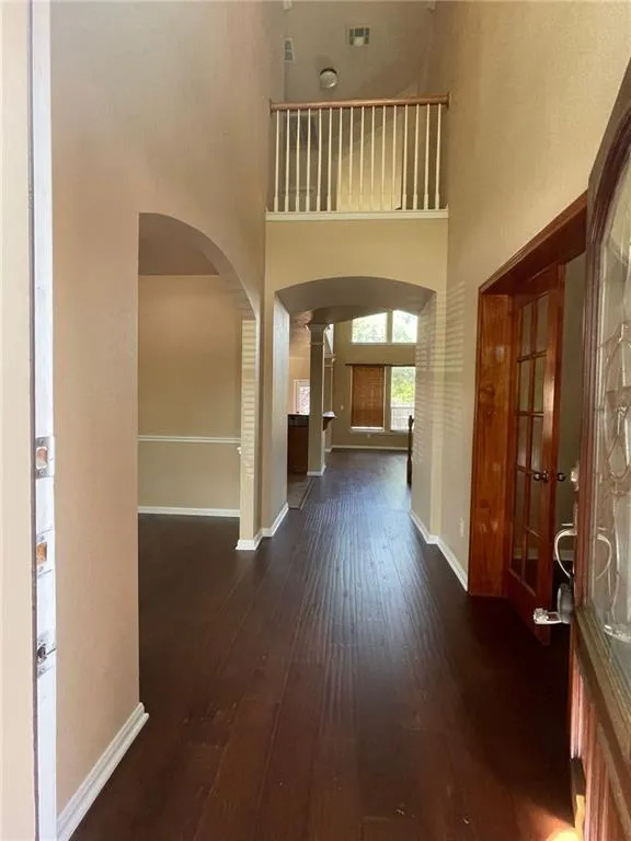 704 S Frontier Lane Cedar Park, TX 78613
