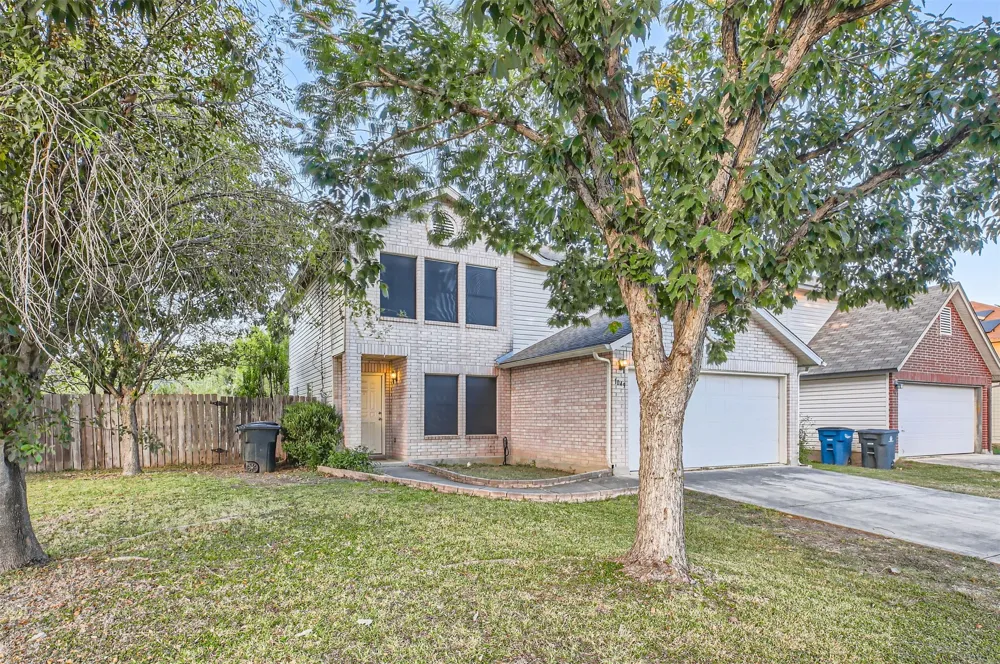 1049 Stone Trail New Braunfels, TX 78130