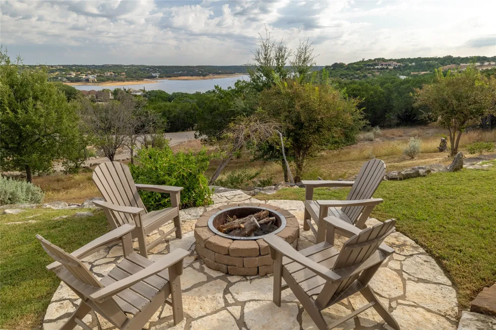 1128 Thurman Bluff Drive Spicewood, TX 78669