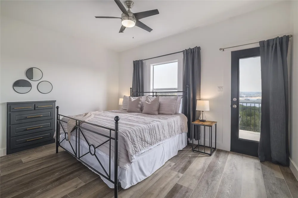 1128 Thurman Bluff Drive Spicewood, TX 78669