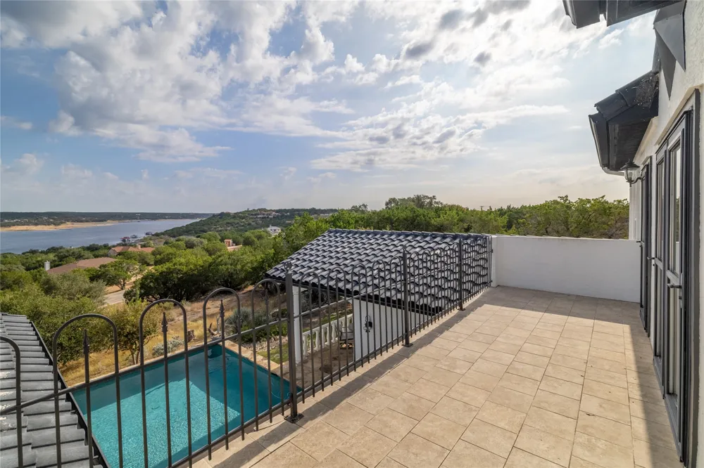 1128 Thurman Bluff Drive Spicewood, TX 78669