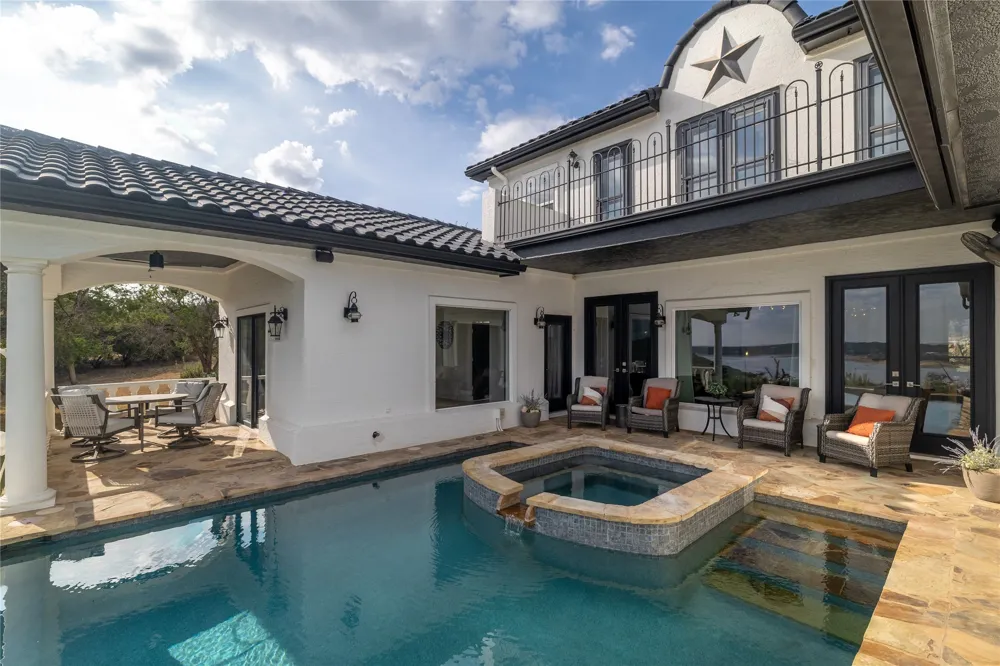 1128 Thurman Bluff Drive Spicewood, TX 78669