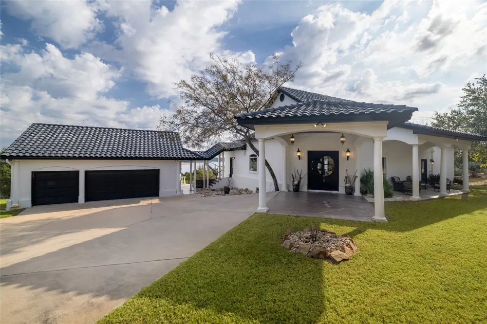 1128 Thurman Bluff Drive Spicewood, TX 78669