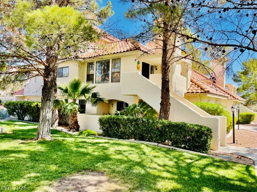 2611 S Durango Drive #204 Las Vegas, NV 89117