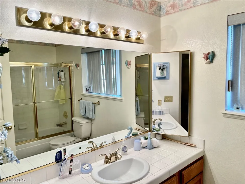 2611 S Durango Drive #204 Las Vegas, NV 89117