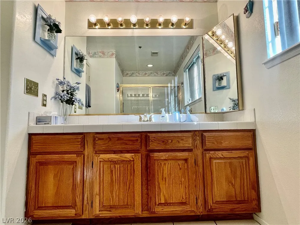 2611 S Durango Drive #204 Las Vegas, NV 89117