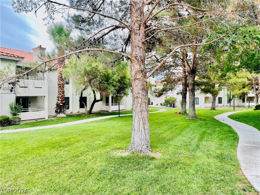 2611 S Durango Drive #204 Las Vegas, NV 89117