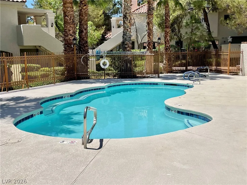 2611 S Durango Drive #204 Las Vegas, NV 89117