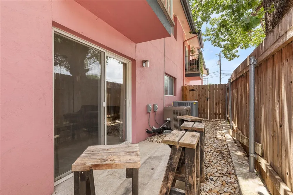 1422 Collier Street #103 Austin, TX 78704