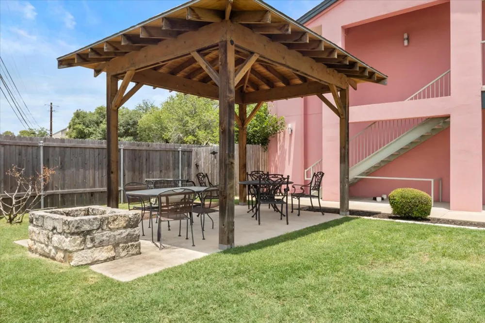 1422 Collier Street #103 Austin, TX 78704