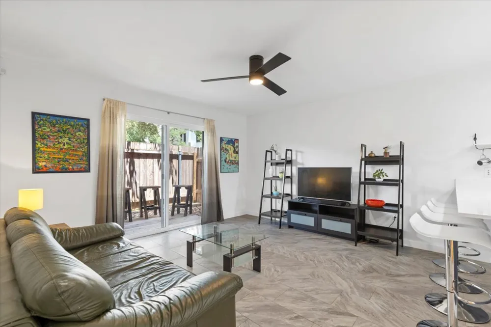 1422 Collier Street #103 Austin, TX 78704