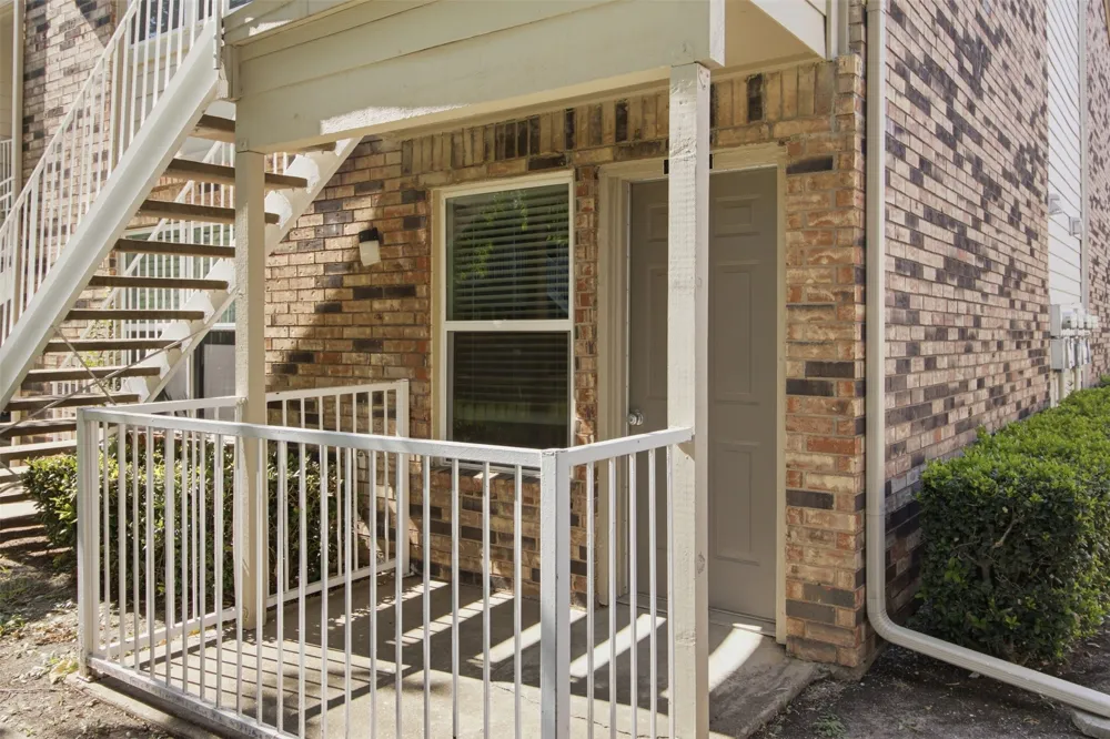 2200 E Trinity Mills Road #209 Carrollton, TX 75006