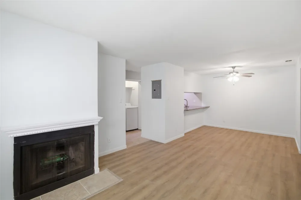 2200 E Trinity Mills Road #209 Carrollton, TX 75006