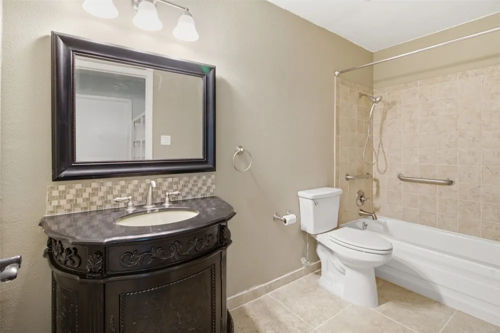 2200 E Trinity Mills Road #209 Carrollton, TX 75006