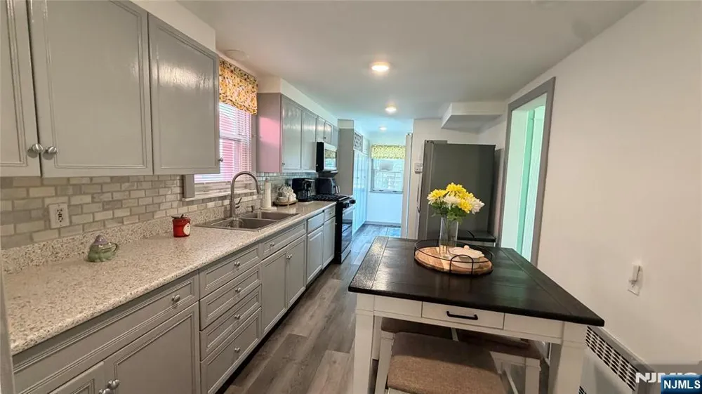 14 Dodd Terrace East Orange, NJ 07017