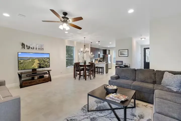 585 Demarett Drive Point Venture, TX 78645
