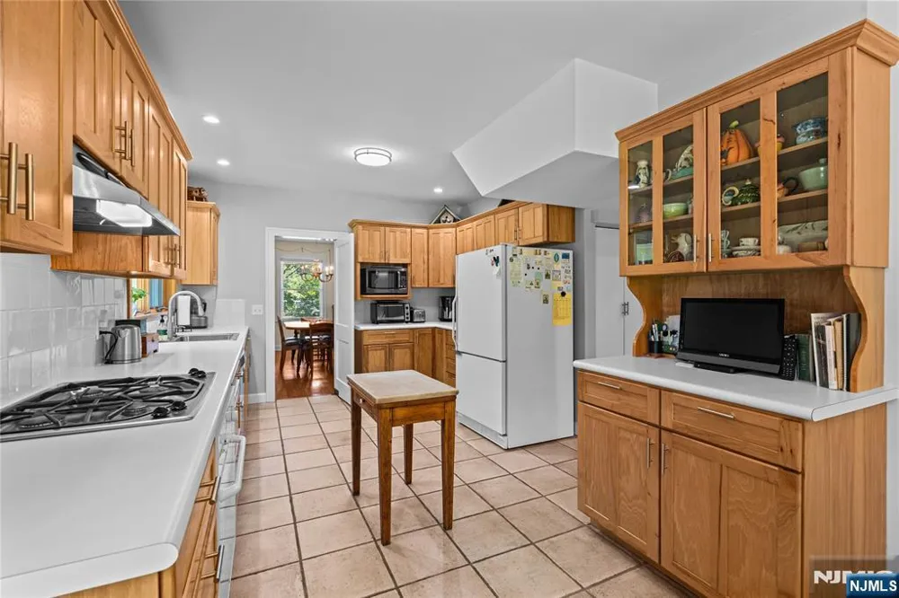 243 W Saddle River Road Upper Saddle River, NJ 07458