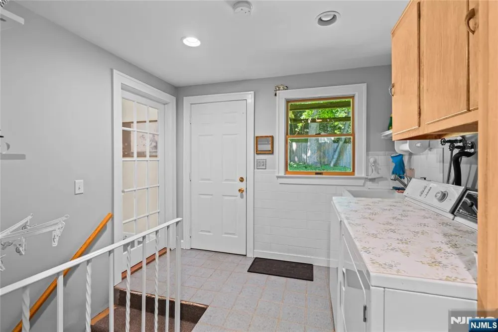 243 W Saddle River Road Upper Saddle River, NJ 07458