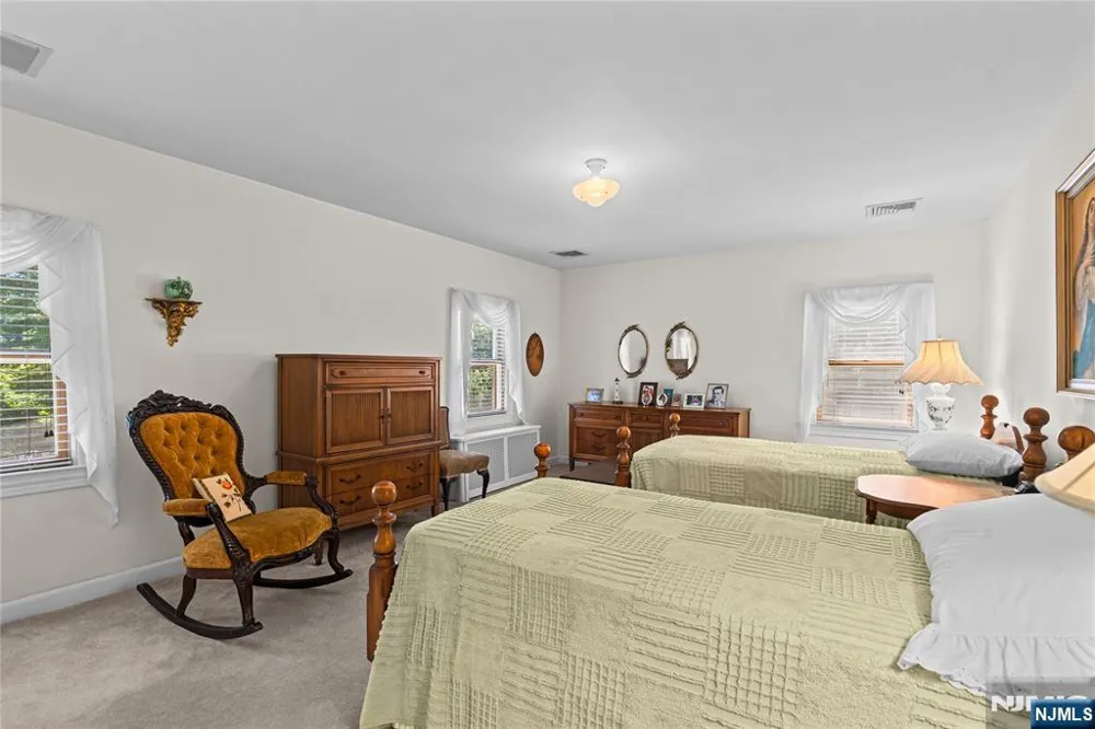 243 W Saddle River Road Upper Saddle River, NJ 07458